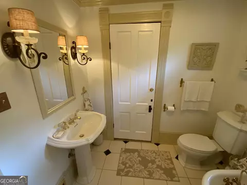 Bath - 160 Fairplay St, Rutledge, GA 30663 photo 2 of 5