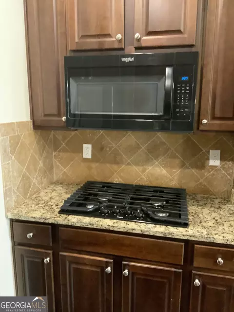 586 Toronto Cir, Hampton, GA 30228 photo 6