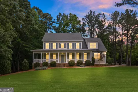 8 Retreat Dr, Newnan, GA 30263