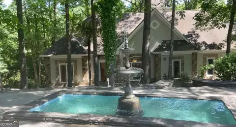 1539 Silver Hill Ct, Stone Mountain, GA 30087