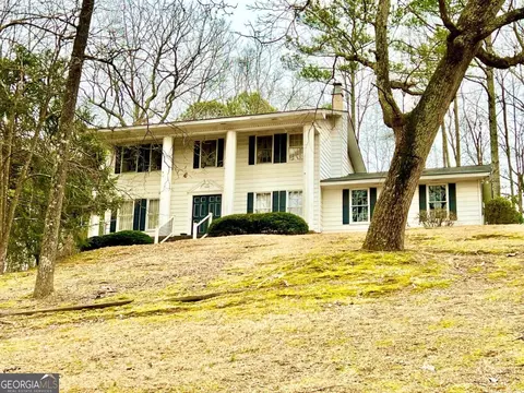 825 Lakeshore Dr, Berkeley Lake, GA 30096