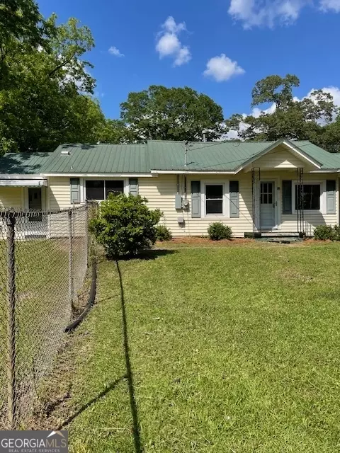 15 Lake Dr, Manchester, GA 31816