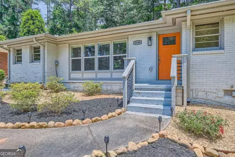 3190 Pinehill Dr, Decatur, GA 30032