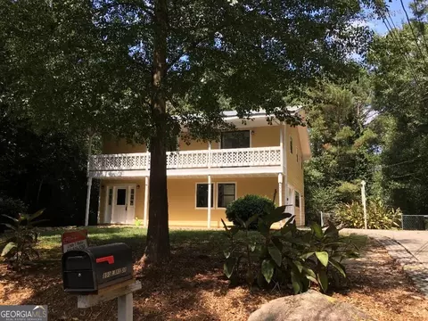 895 Lake Dr, Snellville, GA 30039