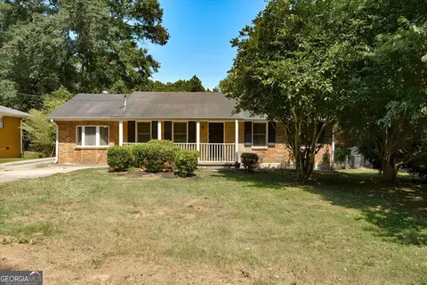 8096 Huntington Dr, Jonesboro, GA 30238