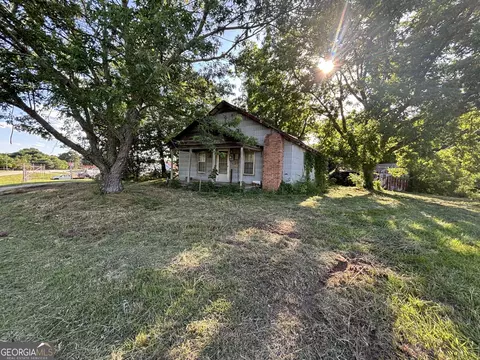 489 S Broad St, Bowman, GA 30624 photo 4