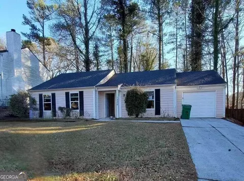 1330 Mill Lake Cir, Stone Mountain, GA 30088