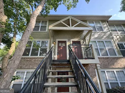 660 Barnett Shoals Rd #420, Athens, GA 30605
