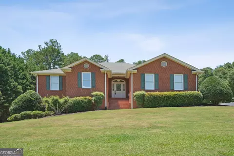 1394 Maple Cove Ln, Loganville, GA 30052