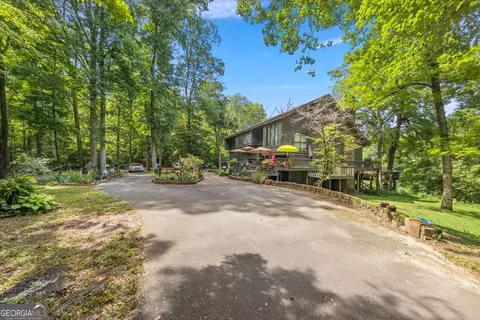 687 Rum Creek Rd, Juliette, GA 31046