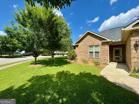 308 Amber Dr, Byron, GA 31008 photo 2