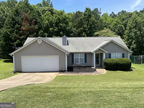 53 Canterbury Dr, Grantville, GA 30220