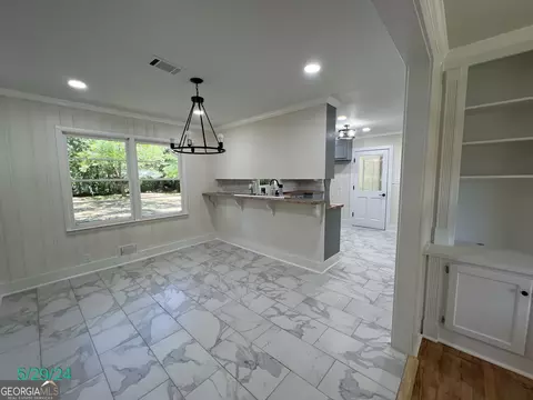 264 E Broad St, Winder, GA 30680 photo 9