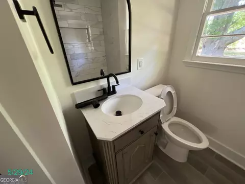 264 E Broad St, Winder, GA 30680 photo 24