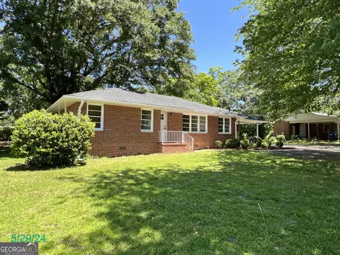 264 E Broad St, Winder, GA 30680