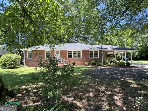 264 E Broad St, Winder, GA 30680 photo 3
