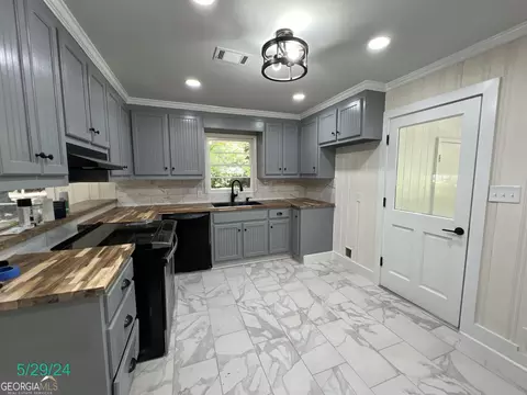 264 E Broad St, Winder, GA 30680 photo 5