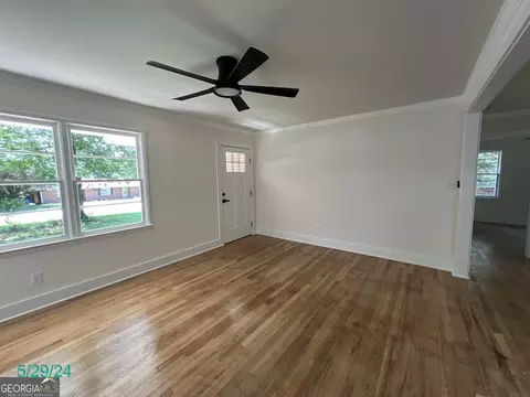 264 E Broad St, Winder, GA 30680 photo 11
