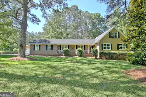 525 Janice Dr, Fayetteville, GA 30214