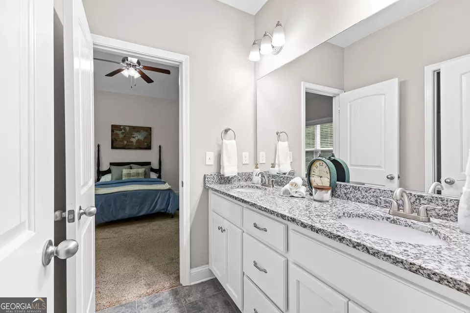 Entry Way - 140 Woolsey Park Dr, Fayetteville, GA 30215 photo 7 of 16