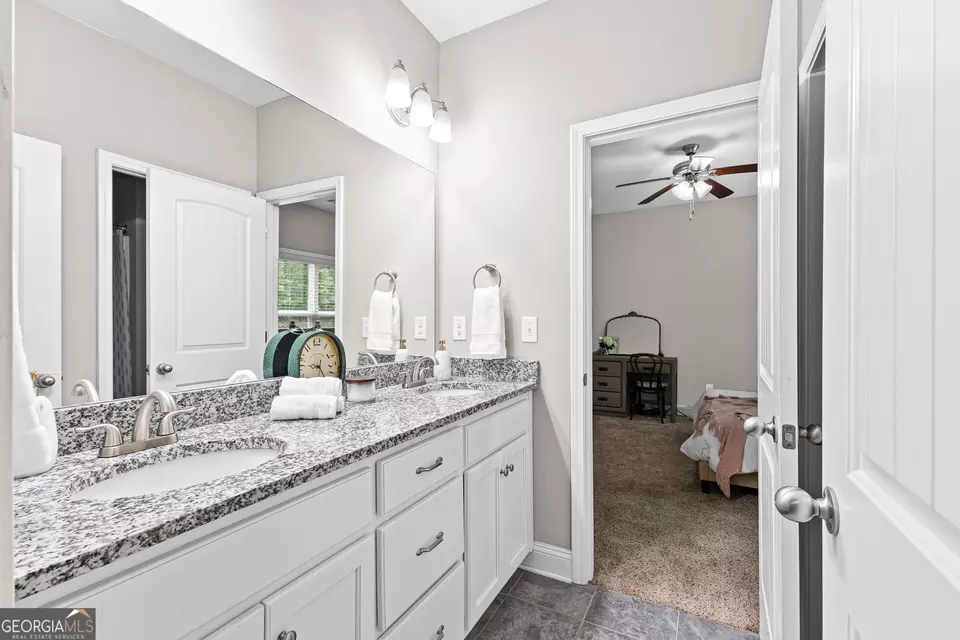 Entry Way - 140 Woolsey Park Dr, Fayetteville, GA 30215 photo 6 of 16