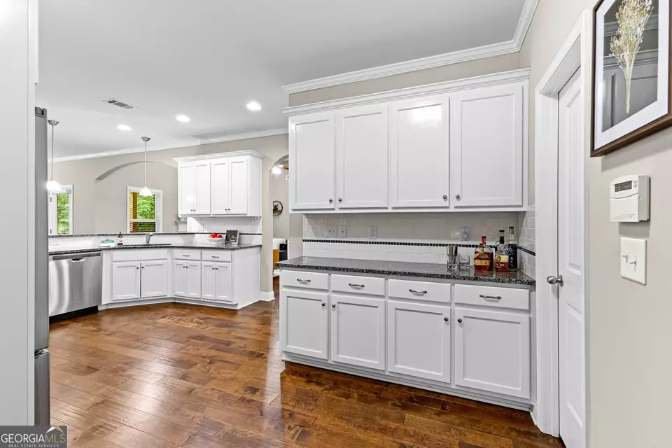 Kitchen - 140 Woolsey Park Dr, Fayetteville, GA 30215 photo 7 of 8