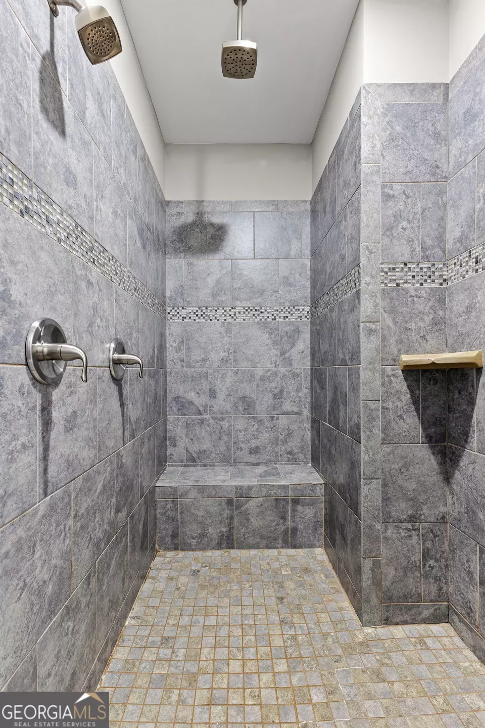 Bath - 140 Woolsey Park Dr, Fayetteville, GA 30215 photo 2 of 4