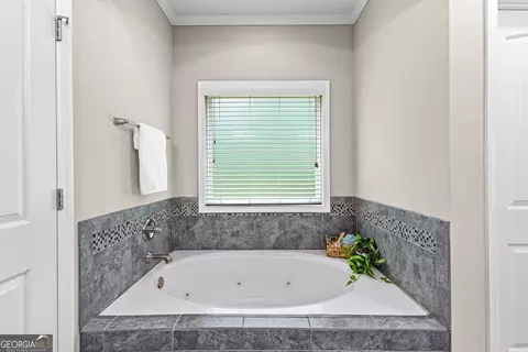 Bath - 140 Woolsey Park Dr, Fayetteville, GA 30215 photo 1 of 4
