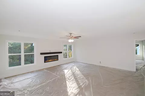 Living - 320 Linman Dr, Lagrange, GA 30241 photo 4 of 4