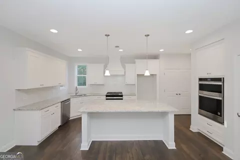 Kitchen - 320 Linman Dr, Lagrange, GA 30241 photo 3 of 5