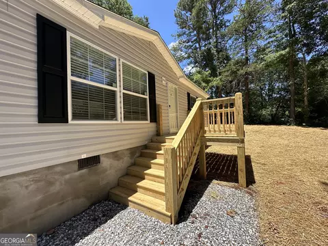 231 Lawrence, Cornelia, GA 30531 photo 2
