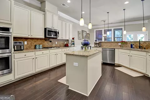 Kitchen - 1600 Cimarron Pass, Hampton, GA 30228 photo 3 of 4