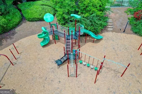 View/Area - 6920 Kettering Ln, Suwanee, GA 30024 photo 4 of 5