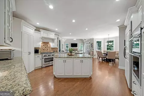 Kitchen - 6920 Kettering Ln, Suwanee, GA 30024 photo 2 of 8