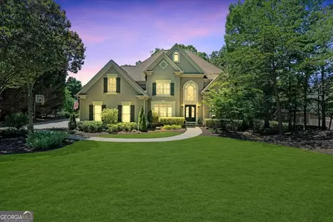 Exterior - 6920 Kettering Ln, Suwanee, GA 30024 photo 2 of 16