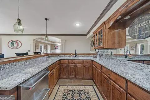 Kitchen - 6920 Kettering Ln, Suwanee, GA 30024 photo 8 of 8