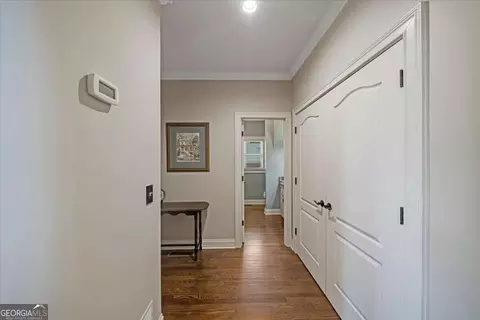 Entry Way - 6920 Kettering Ln, Suwanee, GA 30024 photo 3 of 8