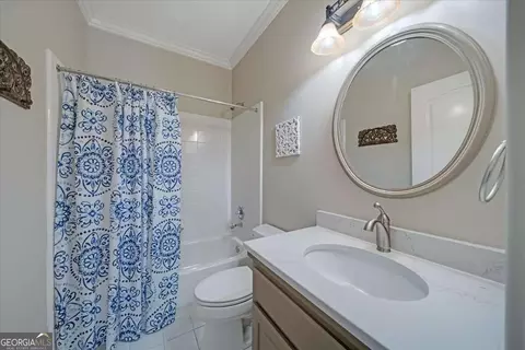 Bath - 6920 Kettering Ln, Suwanee, GA 30024 photo 8 of 10