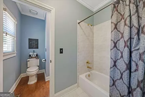 Bath - 6920 Kettering Ln, Suwanee, GA 30024 photo 1 of 10