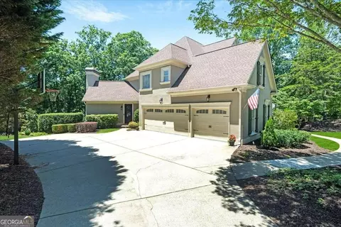 Exterior - 6920 Kettering Ln, Suwanee, GA 30024 photo 4 of 16