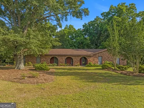 200 Lake Placid Dr, Bonaire, GA 31005