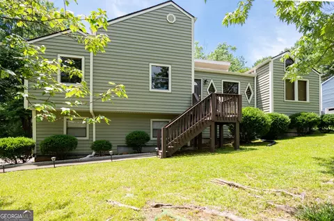 312 Castleair Dr NE, Kennesaw, GA 30144