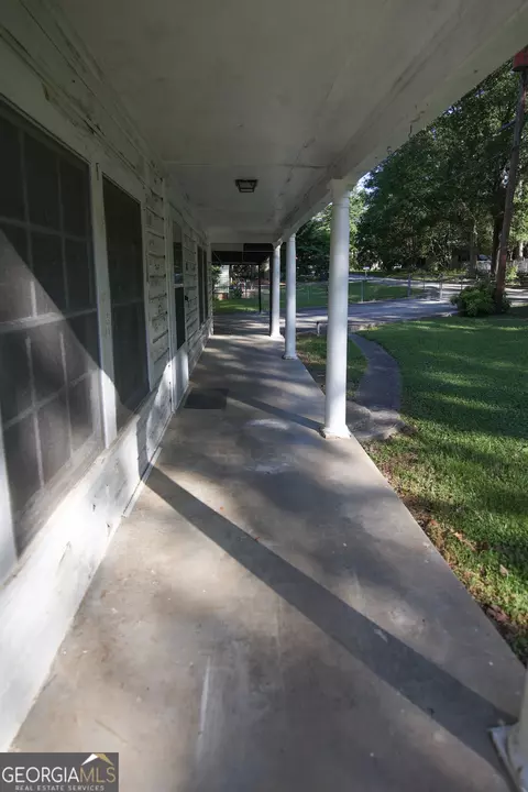 81 Edwards St, Toccoa, GA 30577 photo 4
