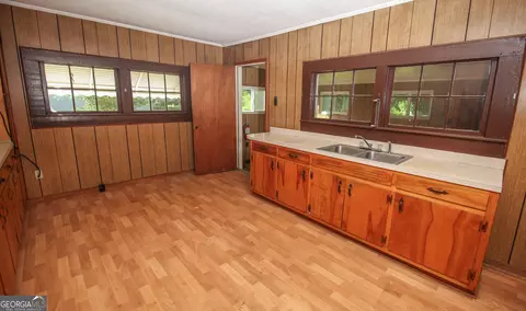 81 Edwards St, Toccoa, GA 30577 photo 6