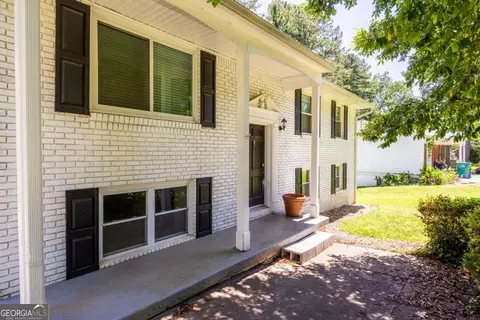 2471 Rolling View Dr SE, Smyrna, GA 30080