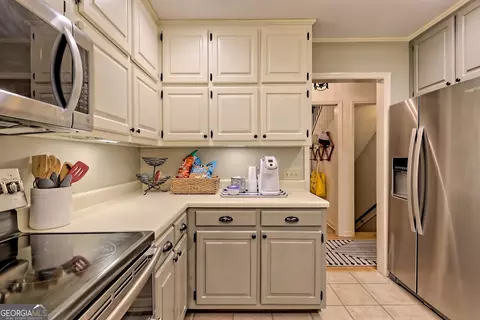 Kitchen - 655 Laprades Rd, Clarkesville, GA 30523 photo 2 of 4
