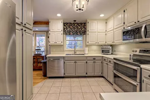 Kitchen - 655 Laprades Rd, Clarkesville, GA 30523 photo 4 of 4