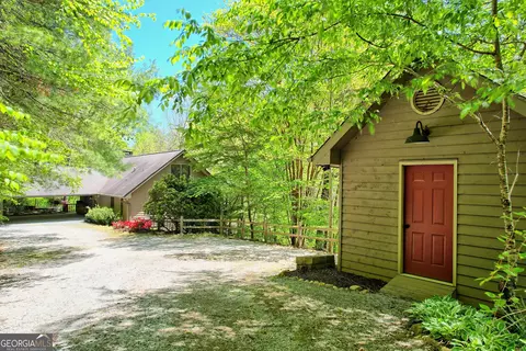 Exterior - 655 Laprades Rd, Clarkesville, GA 30523 photo 2 of 22