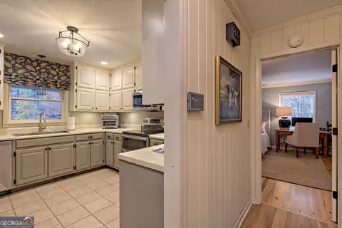 Entry Way - 655 Laprades Rd, Clarkesville, GA 30523 photo 2 of 7