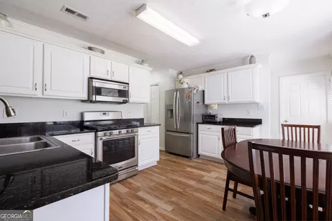 211 Thorne Wood Ln, Hampton, GA 30228 photo 12